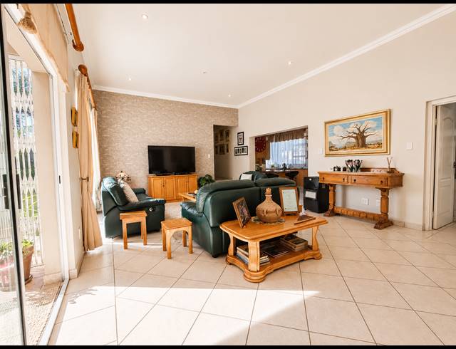 3 BEDROOM HOUSE FOR SALE IN THREE RIVERS EAST